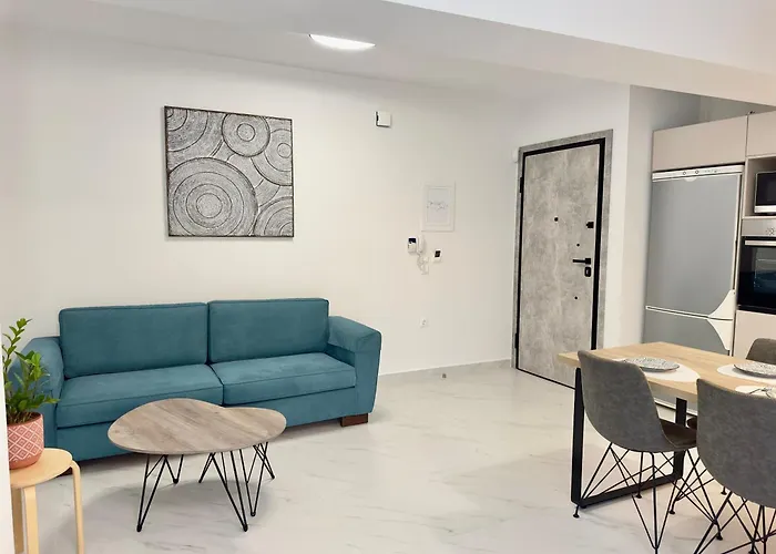 Laurel Metro Apartment